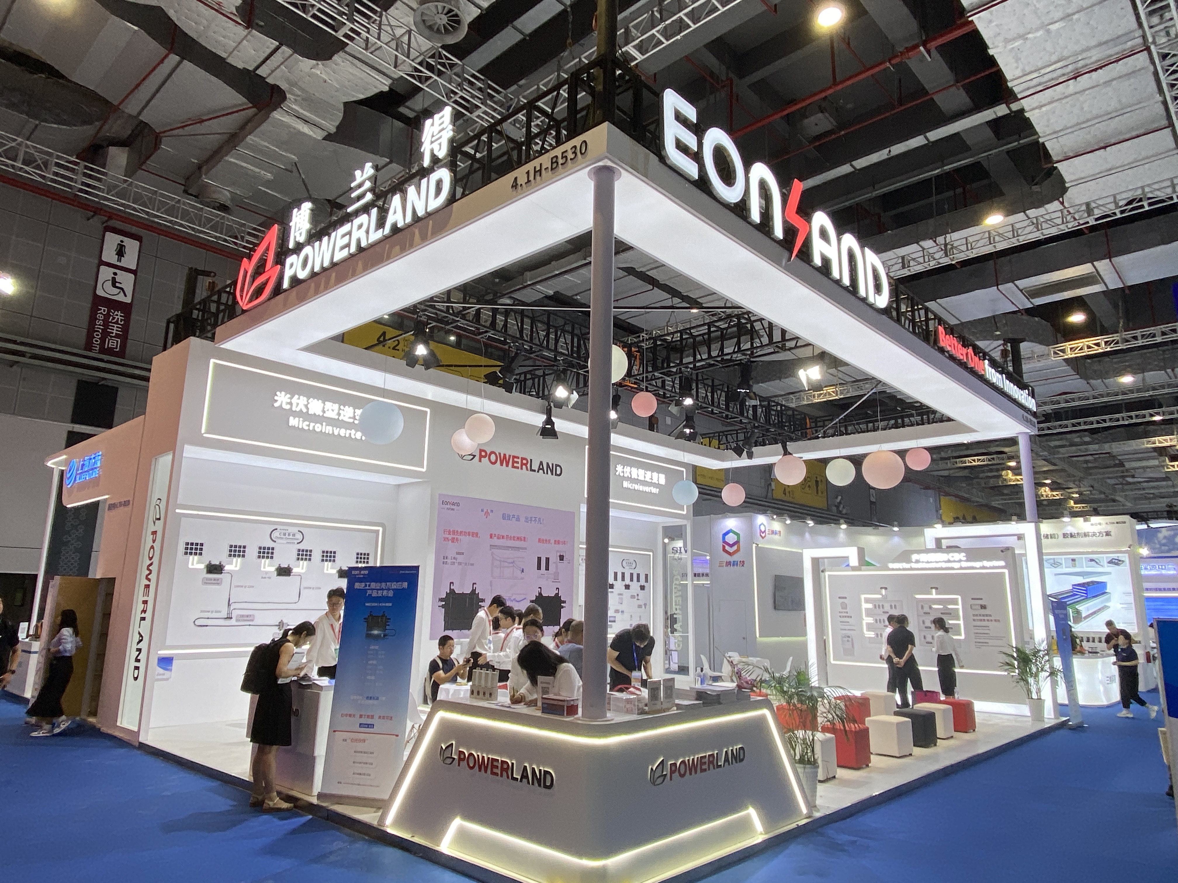 As an expert in distributed light storage solutions, Eonland, a sub-brand of Powerland, upholds the concept of "doing better micro-inverters" and brings its extremely designed "one-two" 1000W micro-inverters to the exhibition and releases its solutions for micro-inverters for industrial and commercial MW applications. As an expert in distributed photovoltaic storage solutions, Eonland, a subsidiary brand of Powerland, upholds the concept of "do better" and brings its extremely designed "one-two" 1000W microinverters to the exhibition and releases its industrial and commercial megawatt-level microinverter solutions.